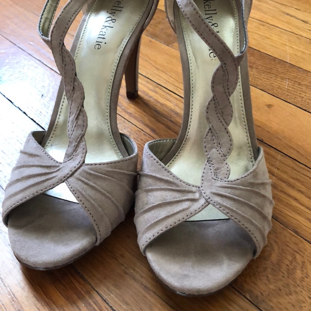 Kelly & Katie Beige Suede Heels